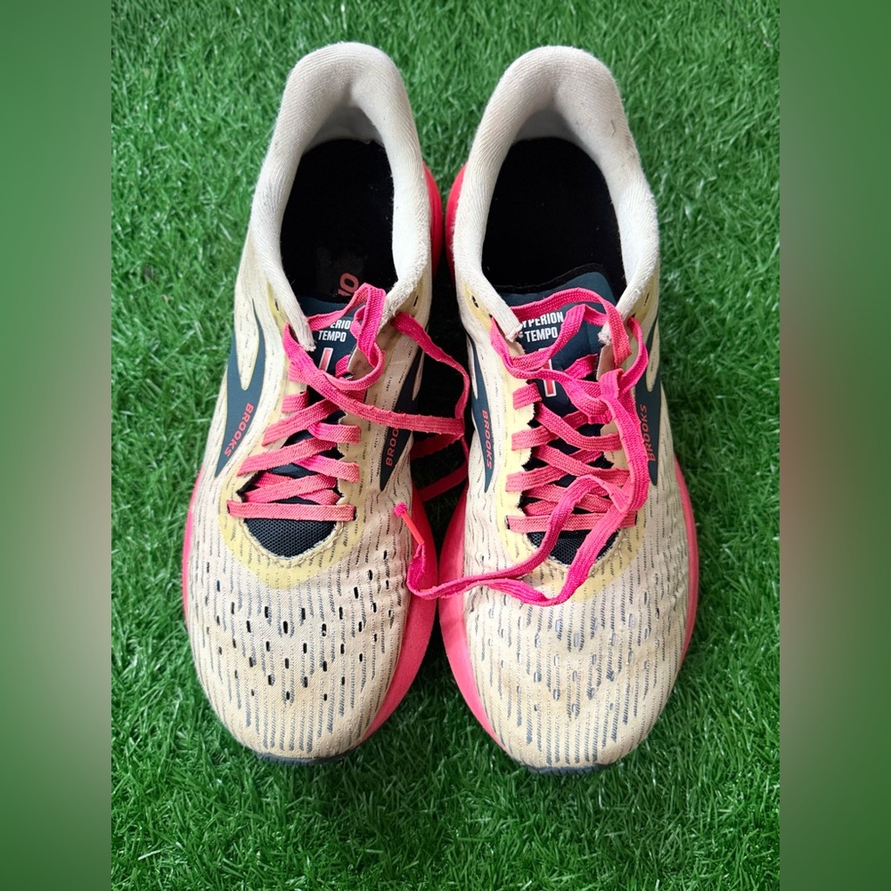 Brooks Women's Hyperion Tempo Road Running Shoe Size 9